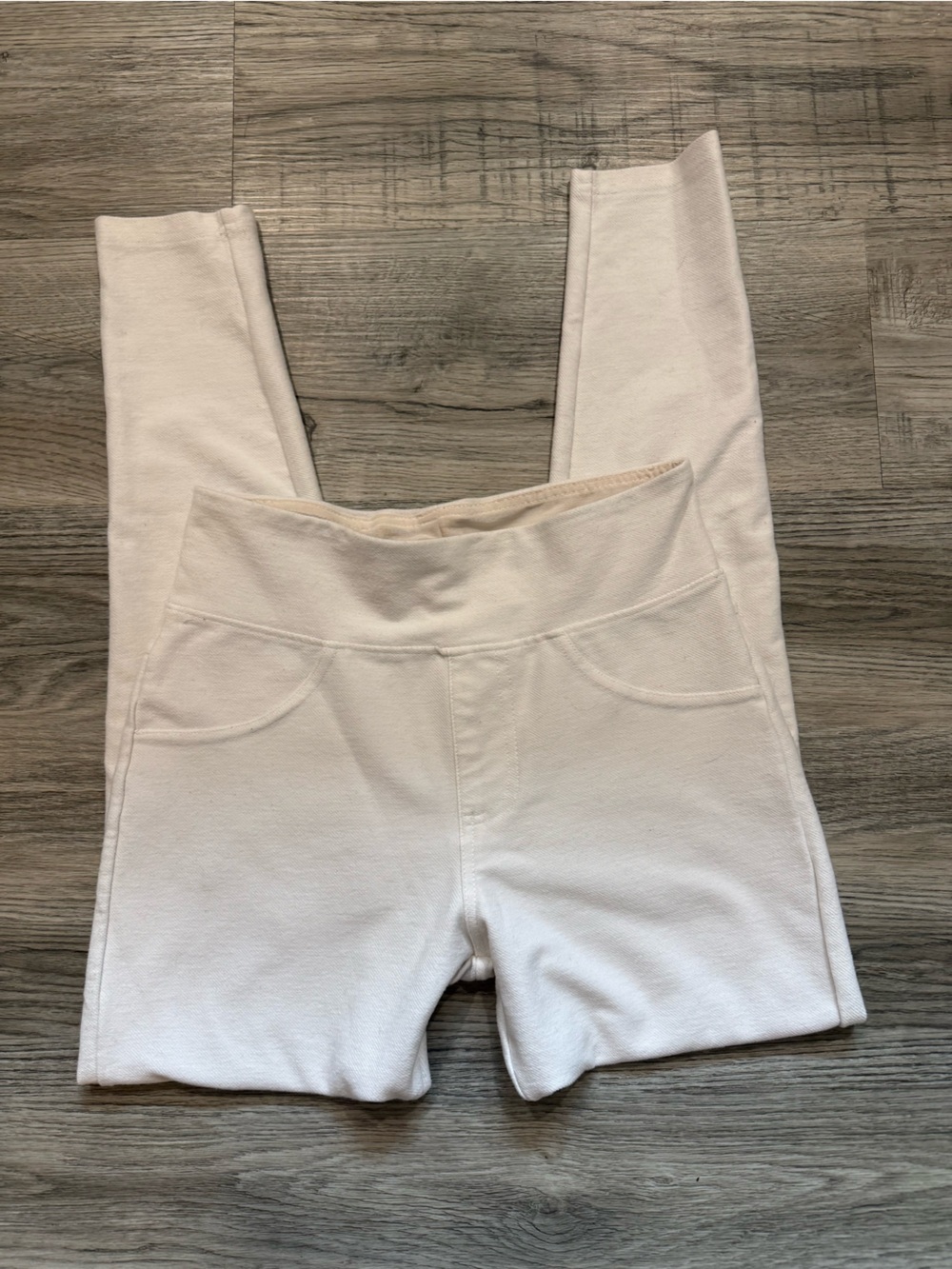 Women’s white jeggings
